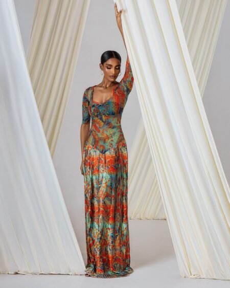 Lunora pleat
